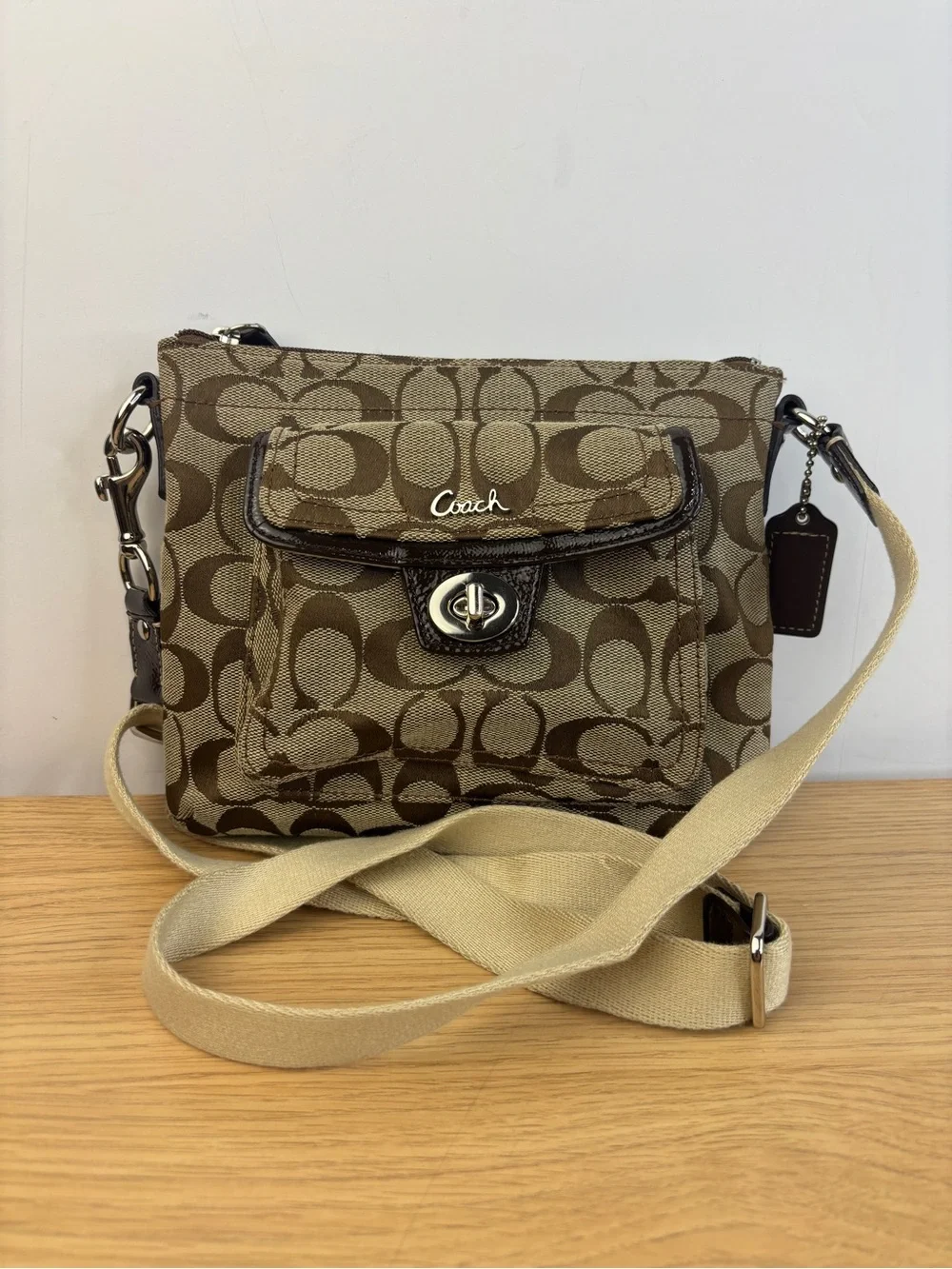 Y2K Coach Penelope Signature Canvas Swingpack Crossbody Brown‎ Patent Trim